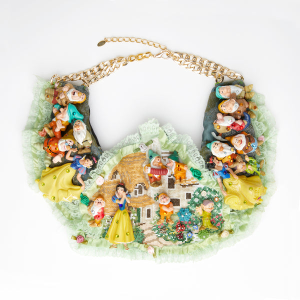 Snow white figure toys  necklace with embroideries