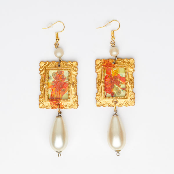 souped gallery stop oil earrings with pearly beads